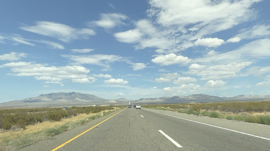 I-15 N Yucca Grove